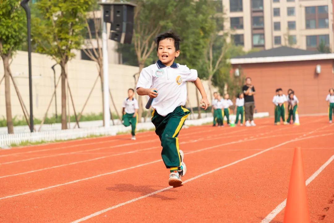 喜迎二十大奋进新征程大学,首都师范大学育新学校房山分校