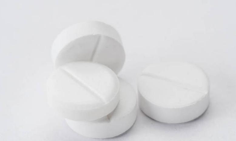 为什么在药店购甘草片限购,药店卖的甘草片有副作用吗