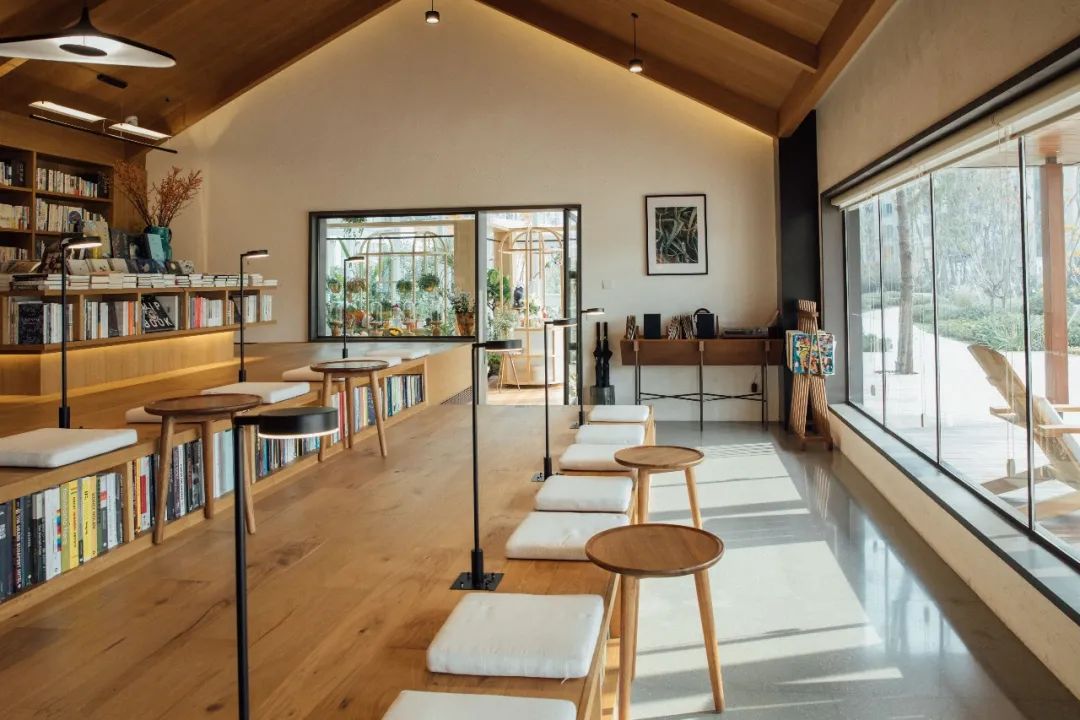 跟随邻里撰稿人，走进治愈力Max的社区空间