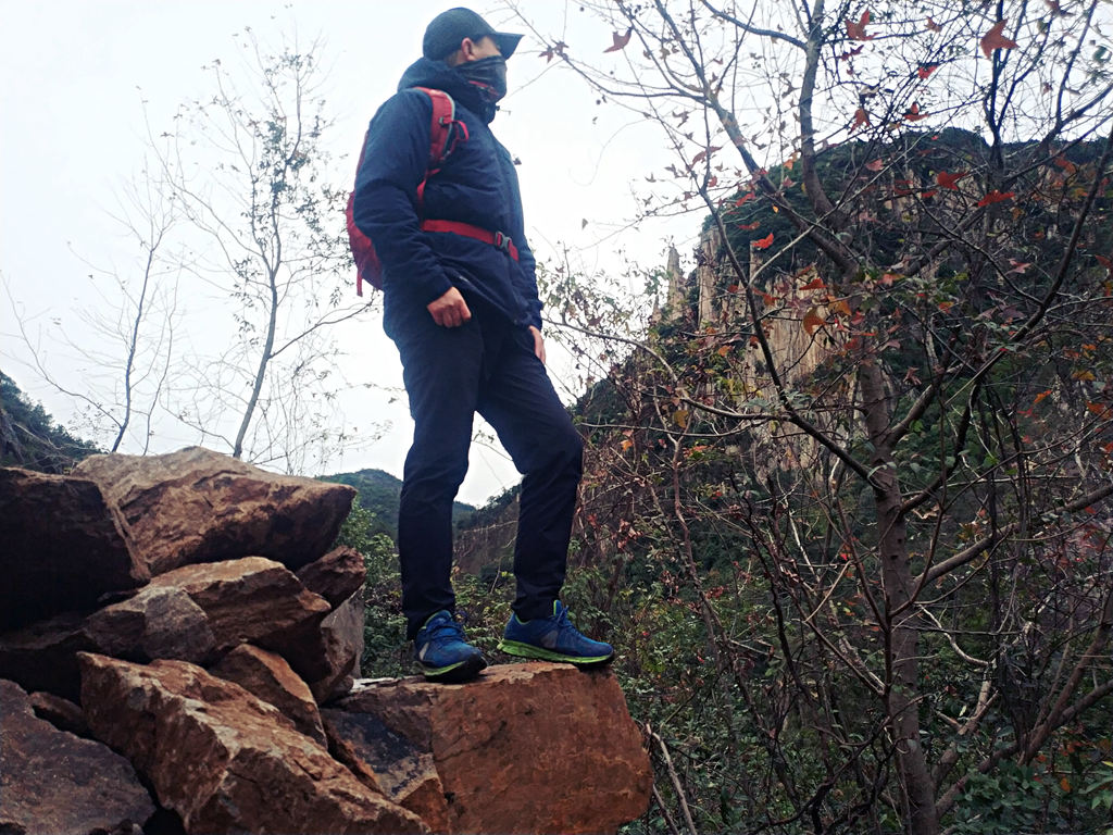 连帽棉服男女同款冬季加厚保暖款,冬季放牧穿的防寒加厚棉服