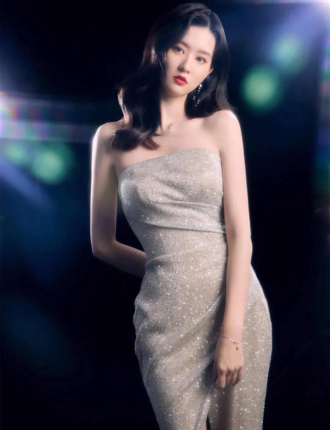 乔欣细腰美图,创想季乔欣长腿合集