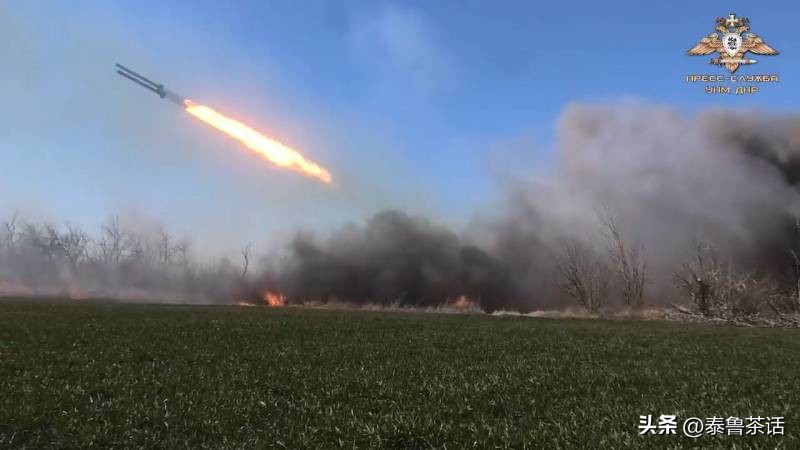 最新消息乌军与俄军真实作战视频,乌军突破俄军第三道防线