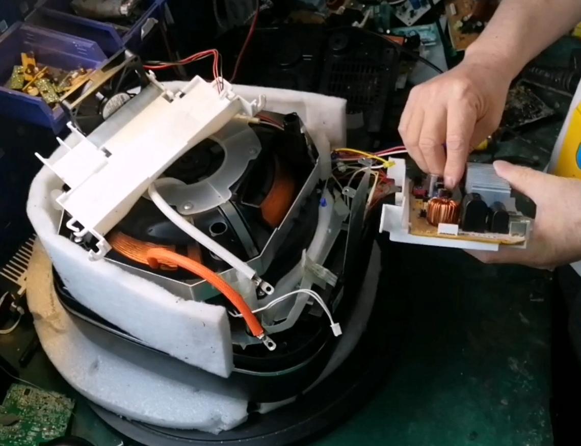 修电器王师傅,110v开关电源误插220v维修