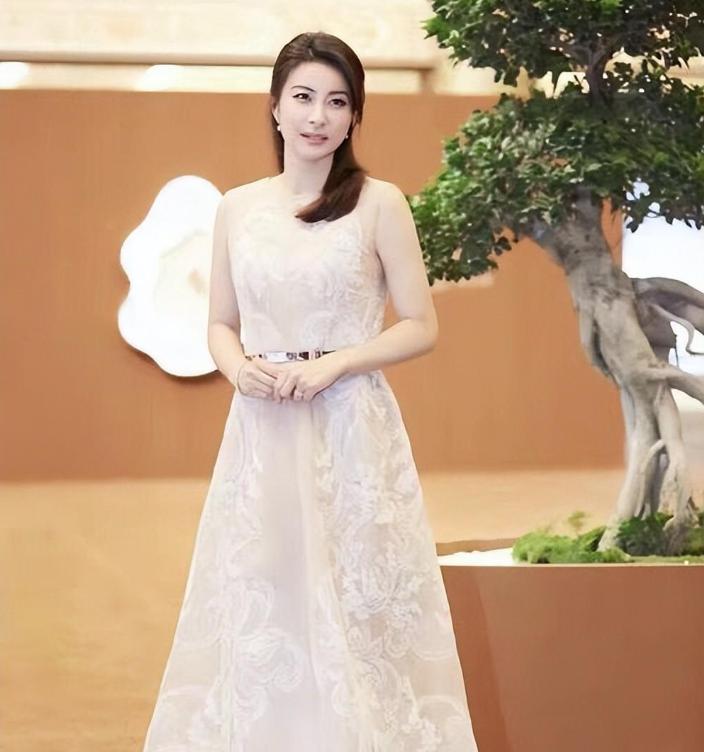 郭晶晶和章子怡照片差距,郭晶晶章子怡对比照片