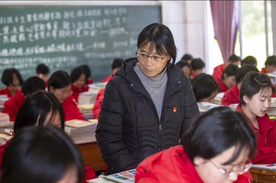 张桂梅有几个学生考上清华北大,张桂梅的学生考不上清华北大