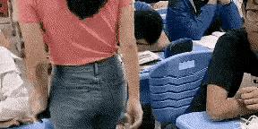 我想问一下这到底是足球还是篮球呢？这电棒是干什么用的