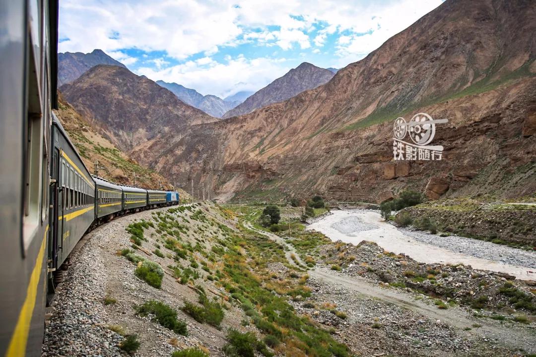 铁影｜荒凉与壮美并存——嘉镜铁路运转记其二