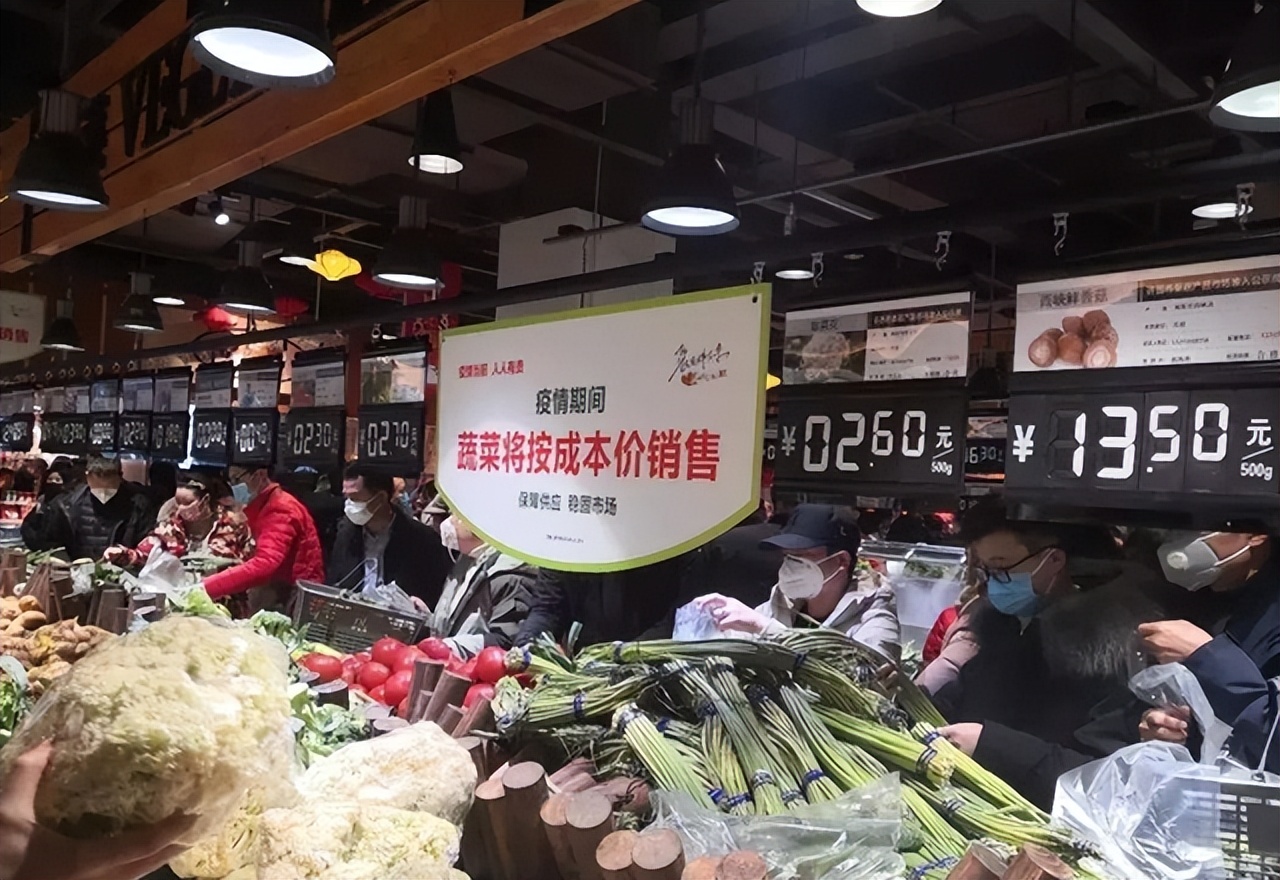 胖东来加班一次罚5000,95%的钱分给员工