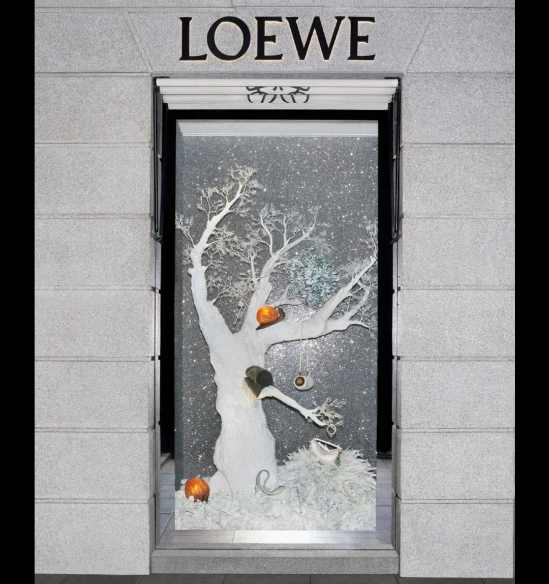 奢侈品秀场设计经典,奢侈品门店圣诞装扮