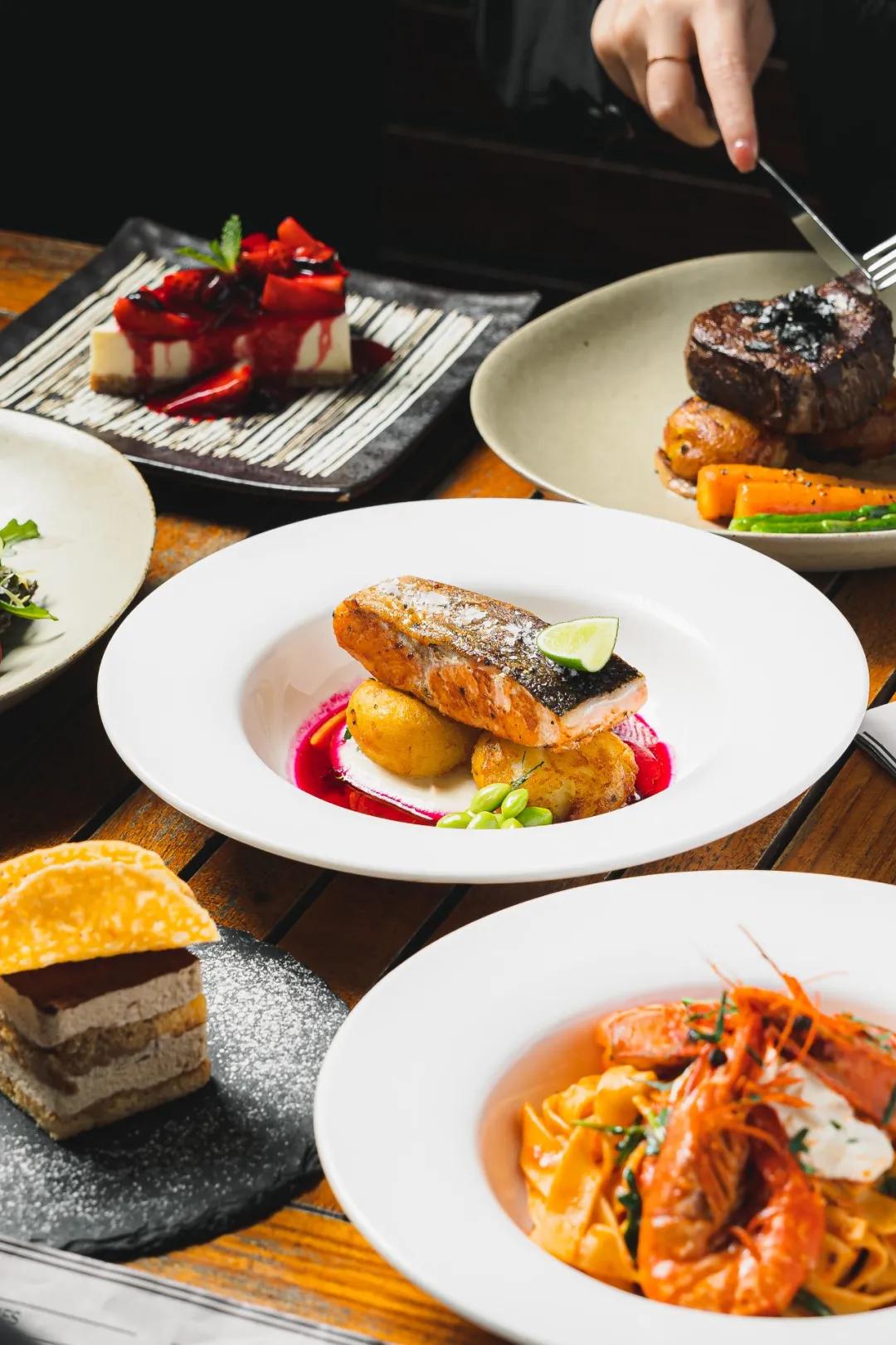 “这家「英伦餐吧」是专属你的快乐密码!”