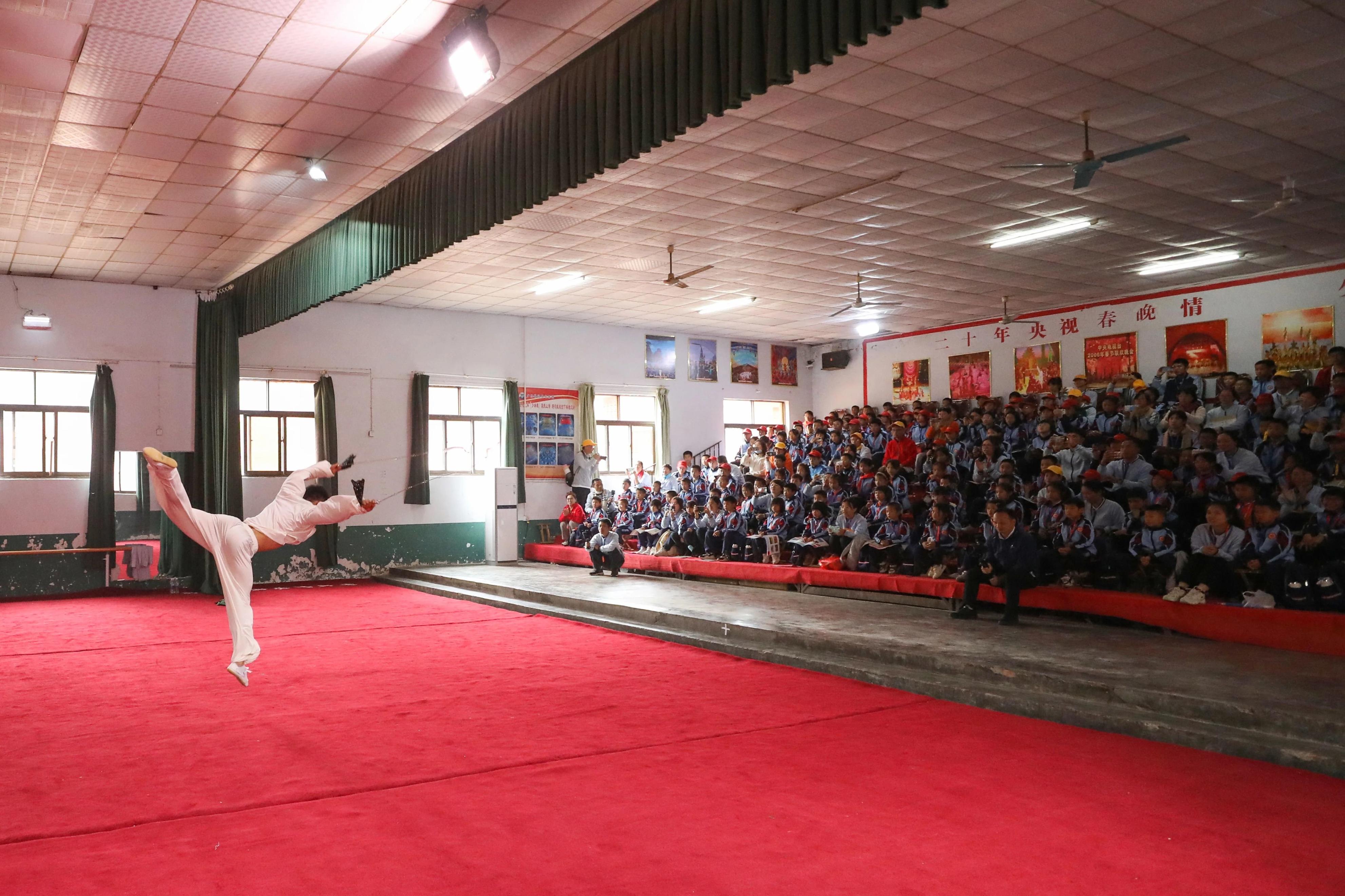 嵩山塔沟武术冬令营,塔沟武校同学探访