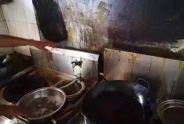 油烟机买侧吸好还是买顶吸好,开放式厨房油烟机侧吸还是顶吸好