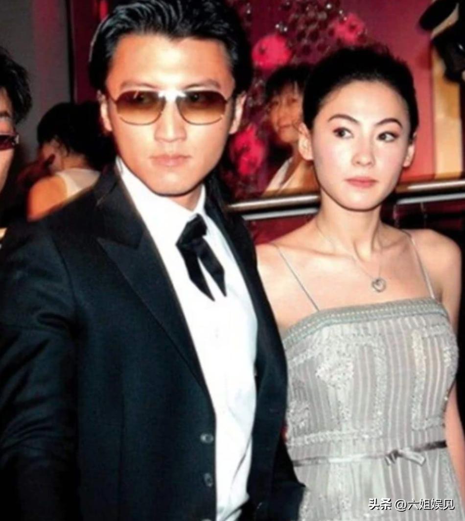 王菲谢霆锋机场牵手登上热搜采访,王菲谢霆锋高调牵手视频