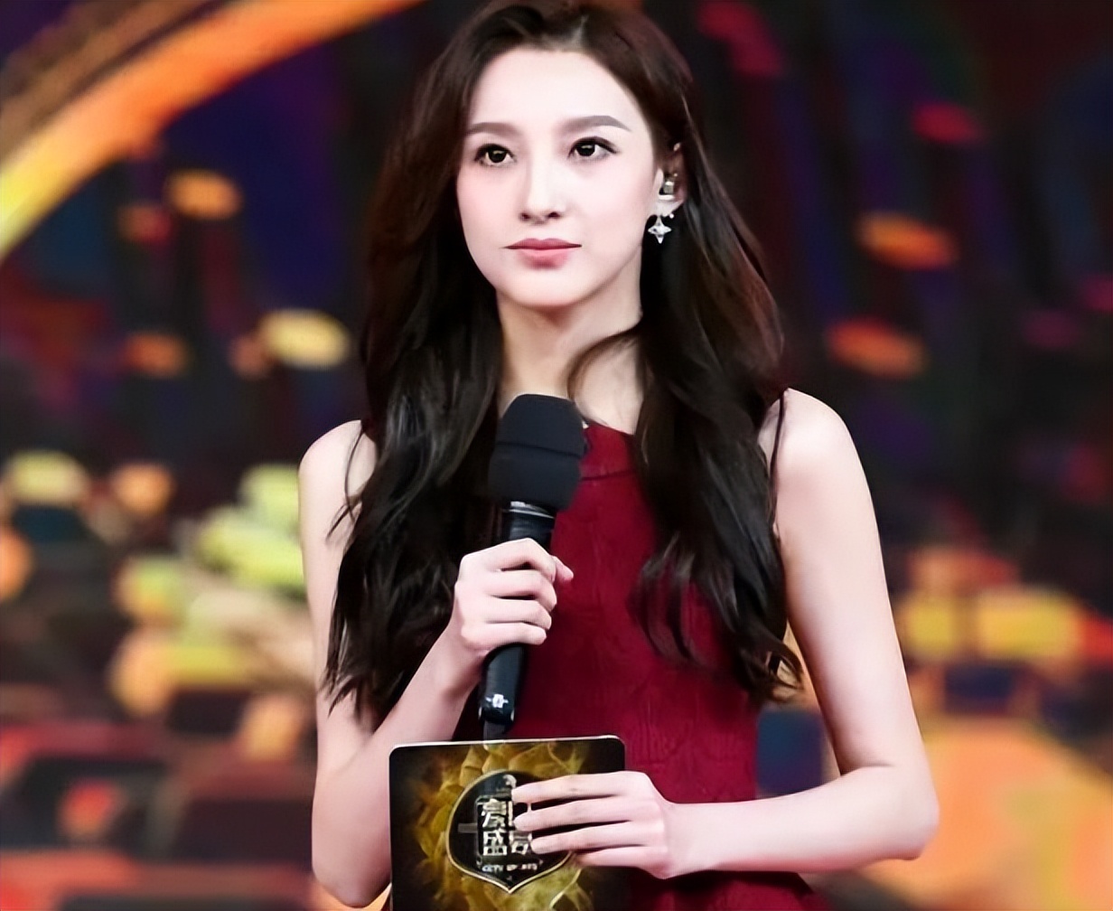 天下足球女主播马凡舒,央视世界杯女主持人马凡舒