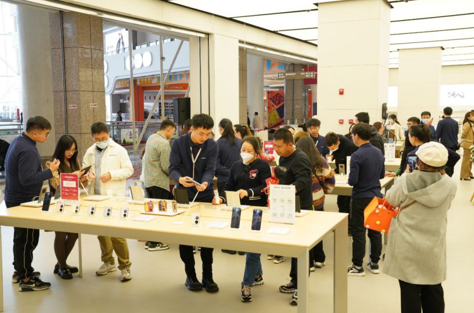 华为智能生活馆和华为旗舰店,华为智能生活体验馆广州店cbd