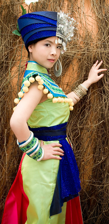 陈涓美声歌曲视频,反串歌手陈涓男女声随意切换