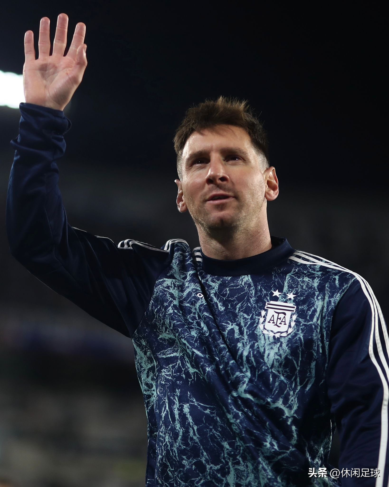 阿根廷队比赛梅西能得金靴吗,阿根廷队梅西领奖和队友分享