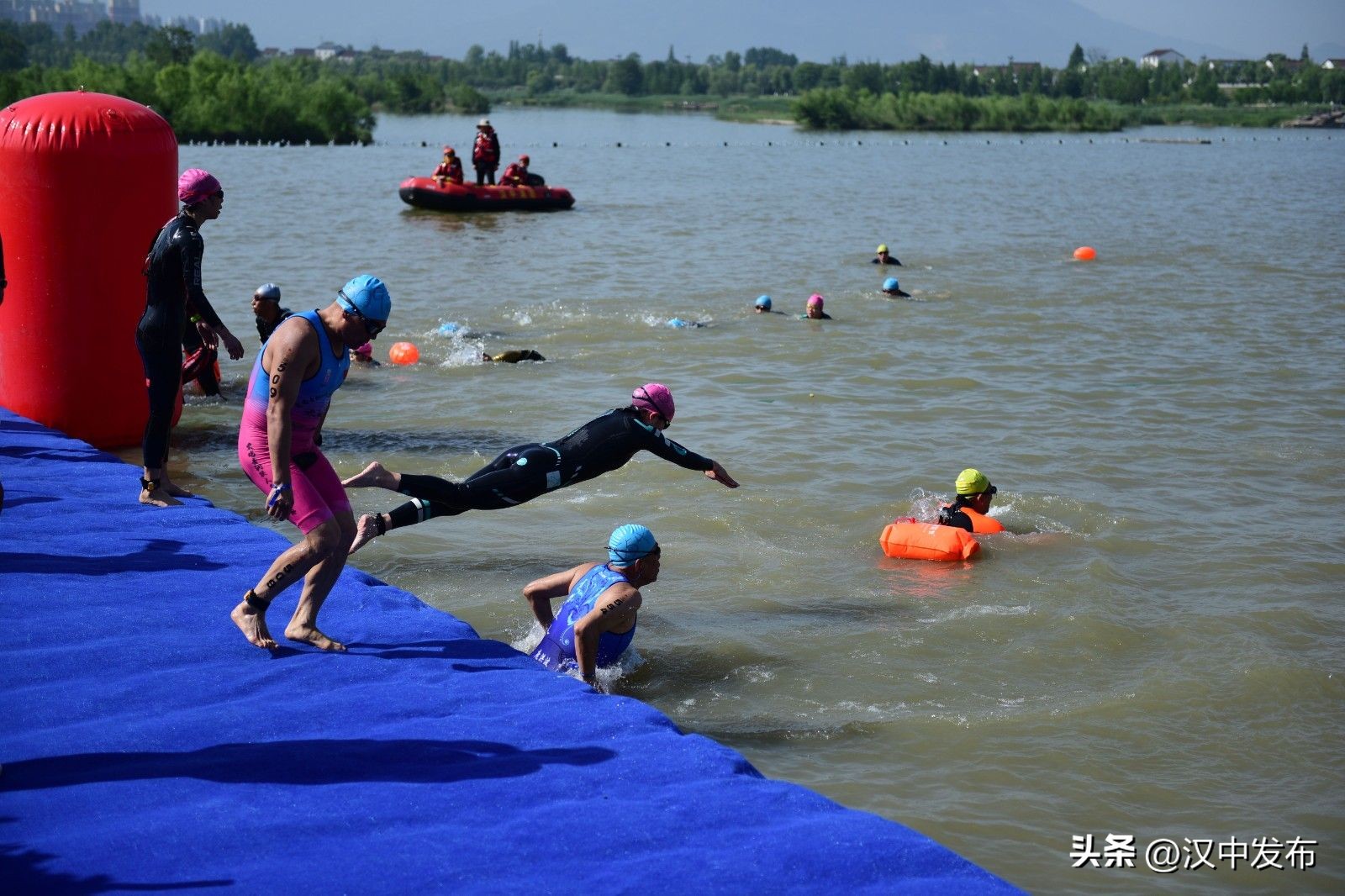 铁人三项汉中比赛现场在哪,往届汉中铁人三项比赛视频