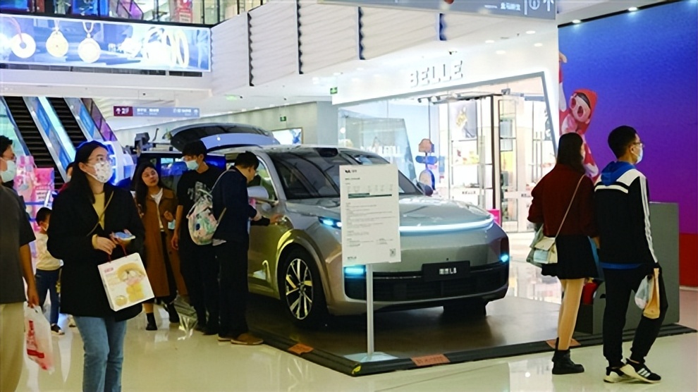 身挂“绿牌”油耗却不低，环保有“硬伤”，济南消费者：增程式电动车还能买吗