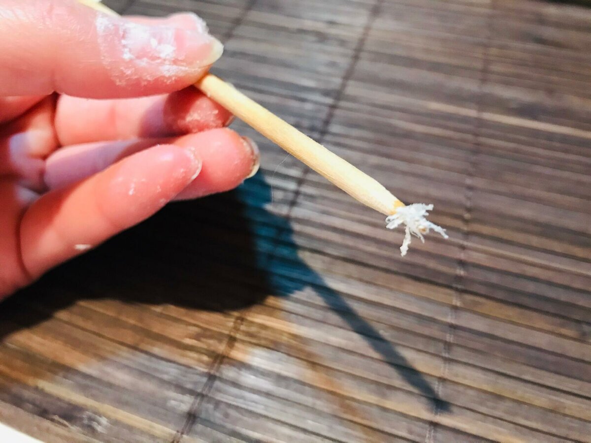 指甲渐变有条纹怎么解决,指甲薄有竖纹容易开裂不易长出来