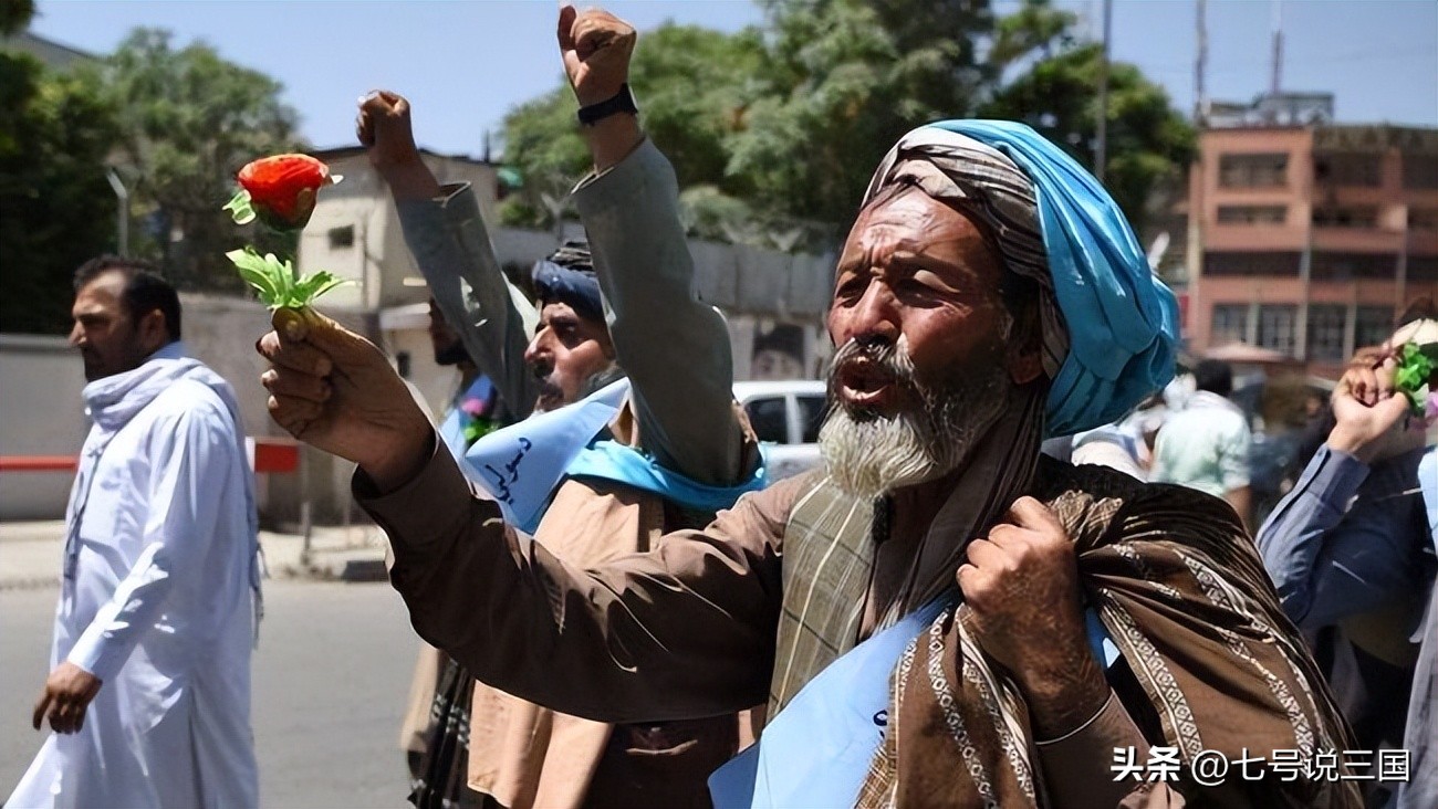 中国14个邻国哪个国家最富裕,中国最南端的邻国是哪个国家