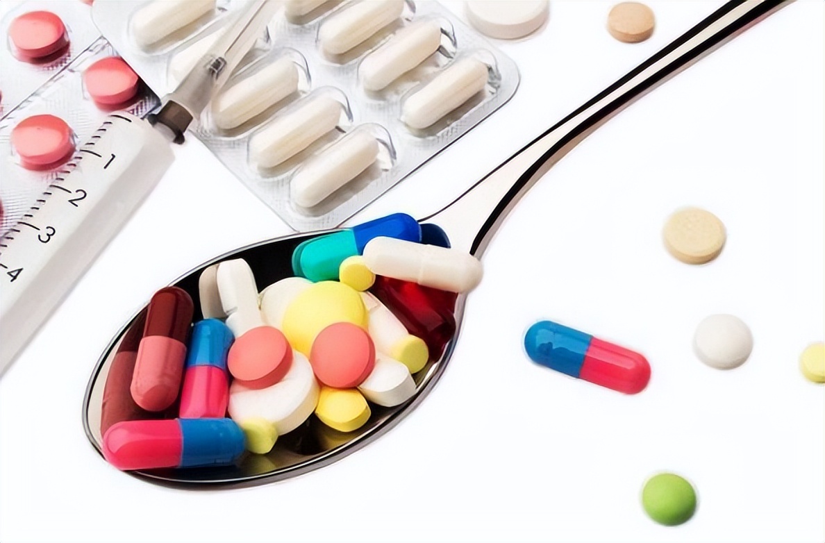 阿莫西林和头孢属于同种抗生素吗,世界上两大抗生素阿莫西林和头孢