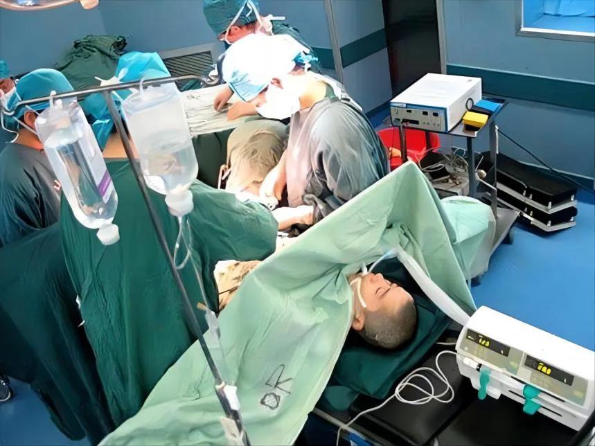 中国首例女变男的人,中国首位女性变男性的人