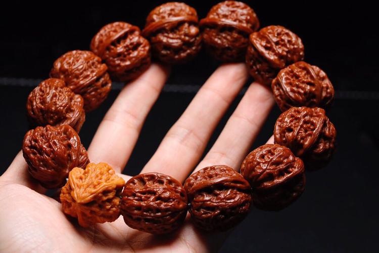 喜欢出汗的人适合哪种文玩,喜欢汗水的文玩有哪些