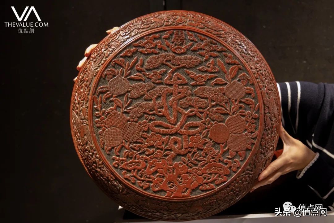 乾隆官窑精品瓷器一对,乾隆御制的珐琅彩八仙过海拍卖价