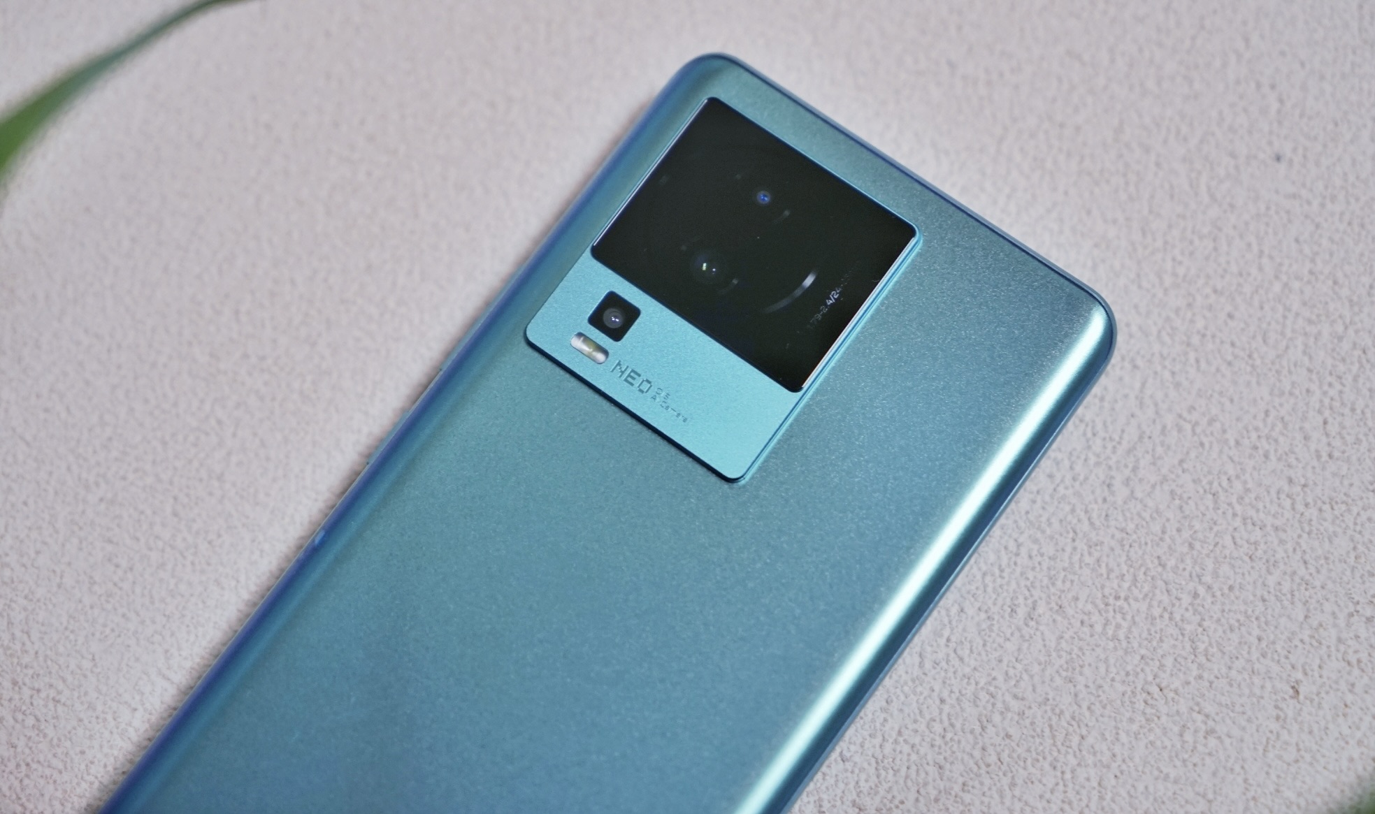 iqooneo7se多少钱值不值得买,iqooneo7se降价一千值得入手吗