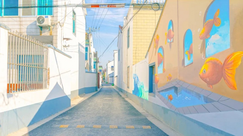 《张家港》，一部自带热度的电影