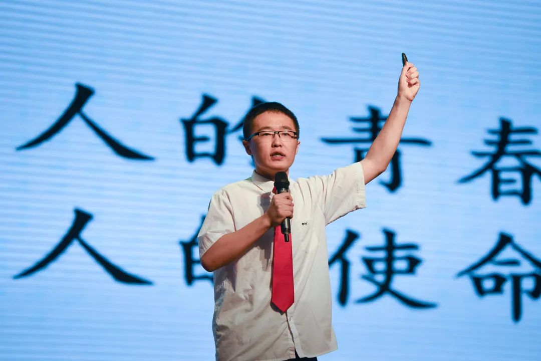 喜迎二十大永远跟党走走进新征程,喜迎二十大永远跟党奋进新征程图