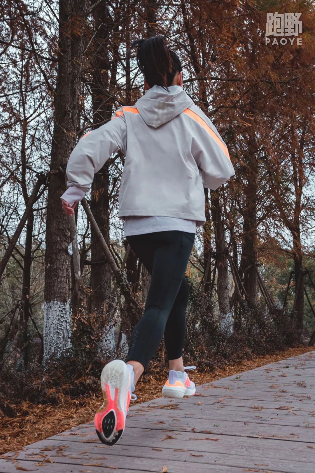 专为女士打造的跑鞋ub22,ub22女士慢跑鞋