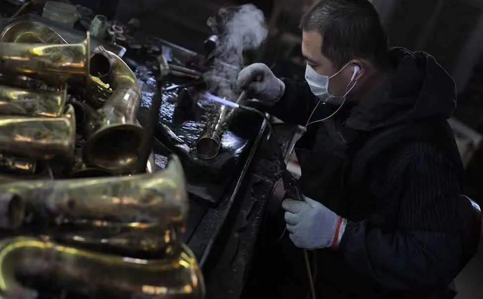 流水线上的乐章：承包了全世界一半乐器的中国小镇们