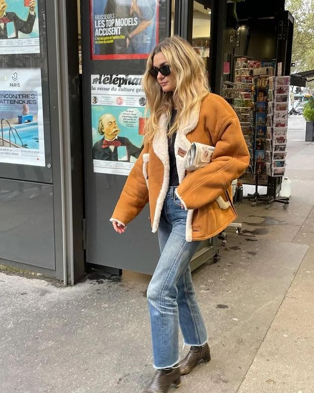 今年流行羊羔毛袄,流行羊羔绒又保暖