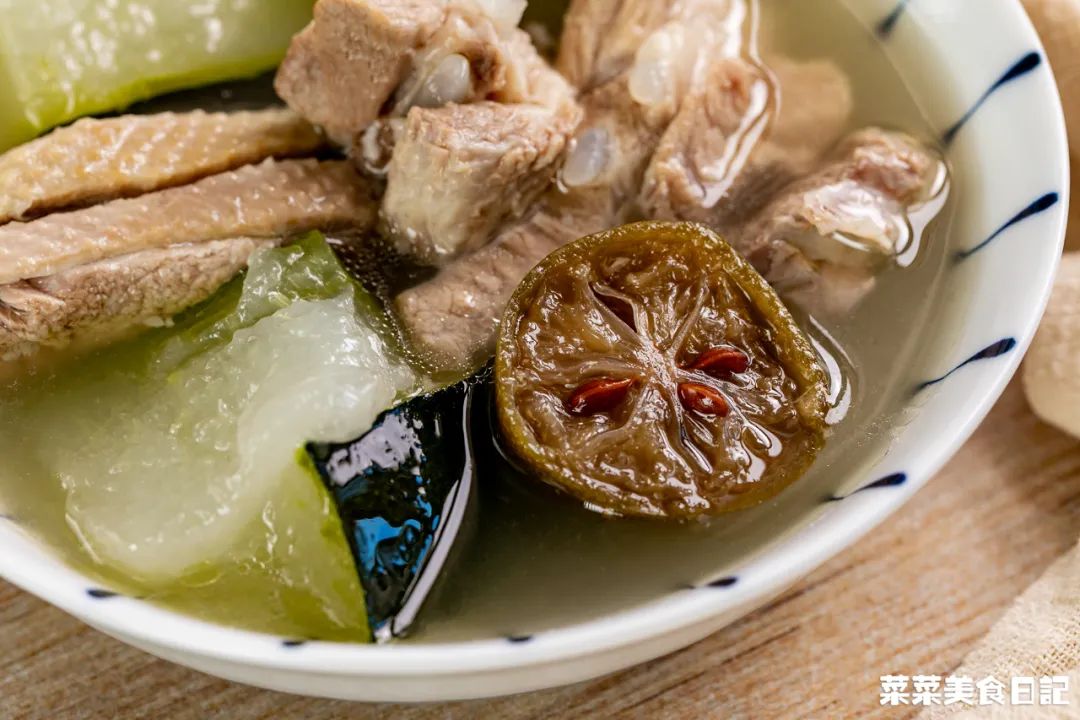 别一咳嗽就心慌！这一碗2步搞定，喝完喉咙都舒爽了