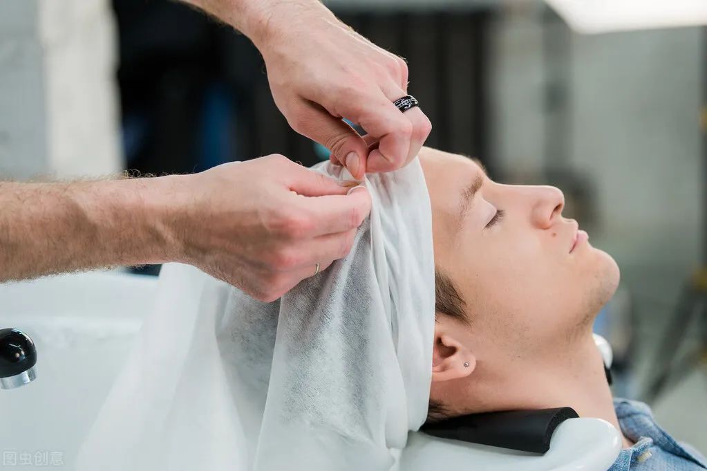 浅色头发染发怎么染,染发怎么染避免头发干枯毛躁