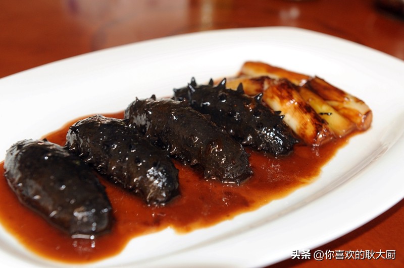 鲁菜正宗京葱爆海参做法,鲁菜大师高炳义制作葱烧海参视频