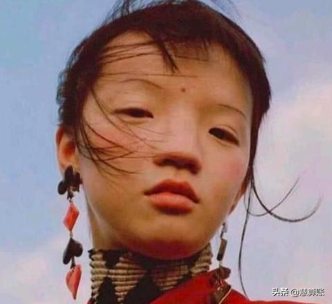 眯眯眼塌鼻梁,眯缝眼塌鼻梁大饼脸