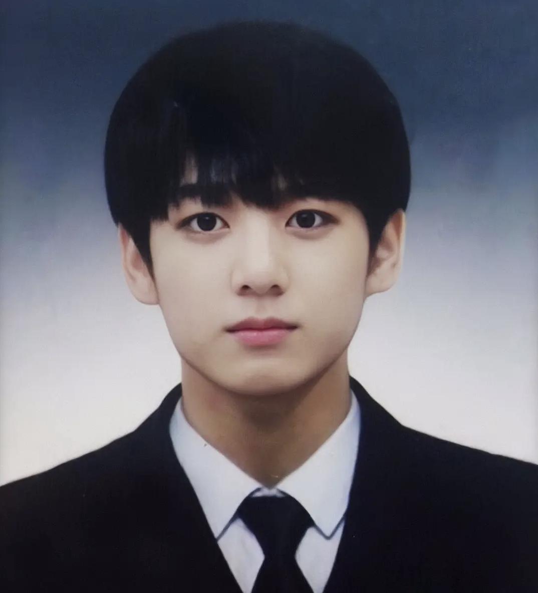 田柾国献唱世界杯：25岁“满分男友”太励志，韩国有条“柾国路”