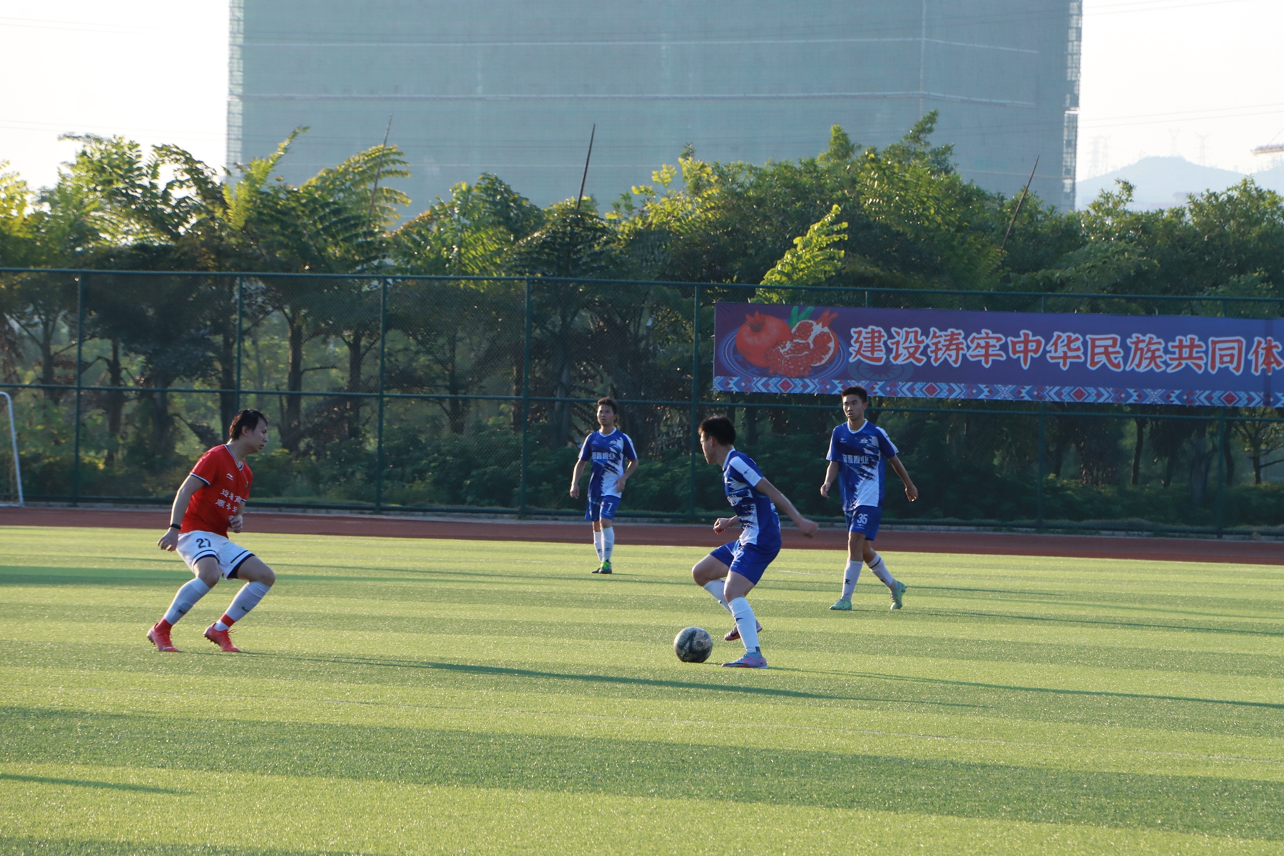 铆足干劲抢进度,铆足干劲