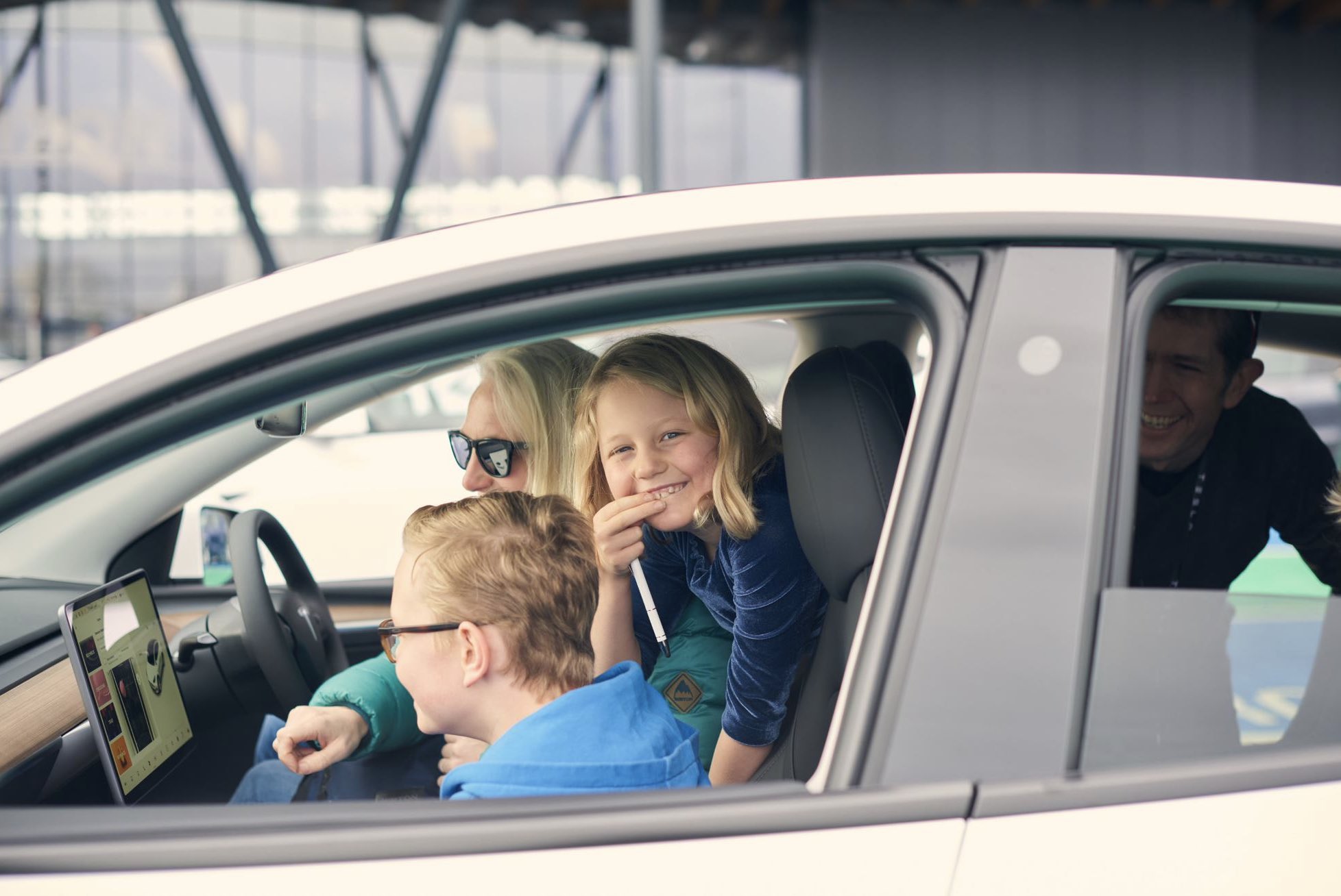 油价大幅度上涨是不是该换电车了,油价不下调