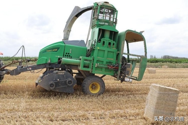 最快一分钟打捆3包，天朗打捆机成昌吉小伙的赚钱利器