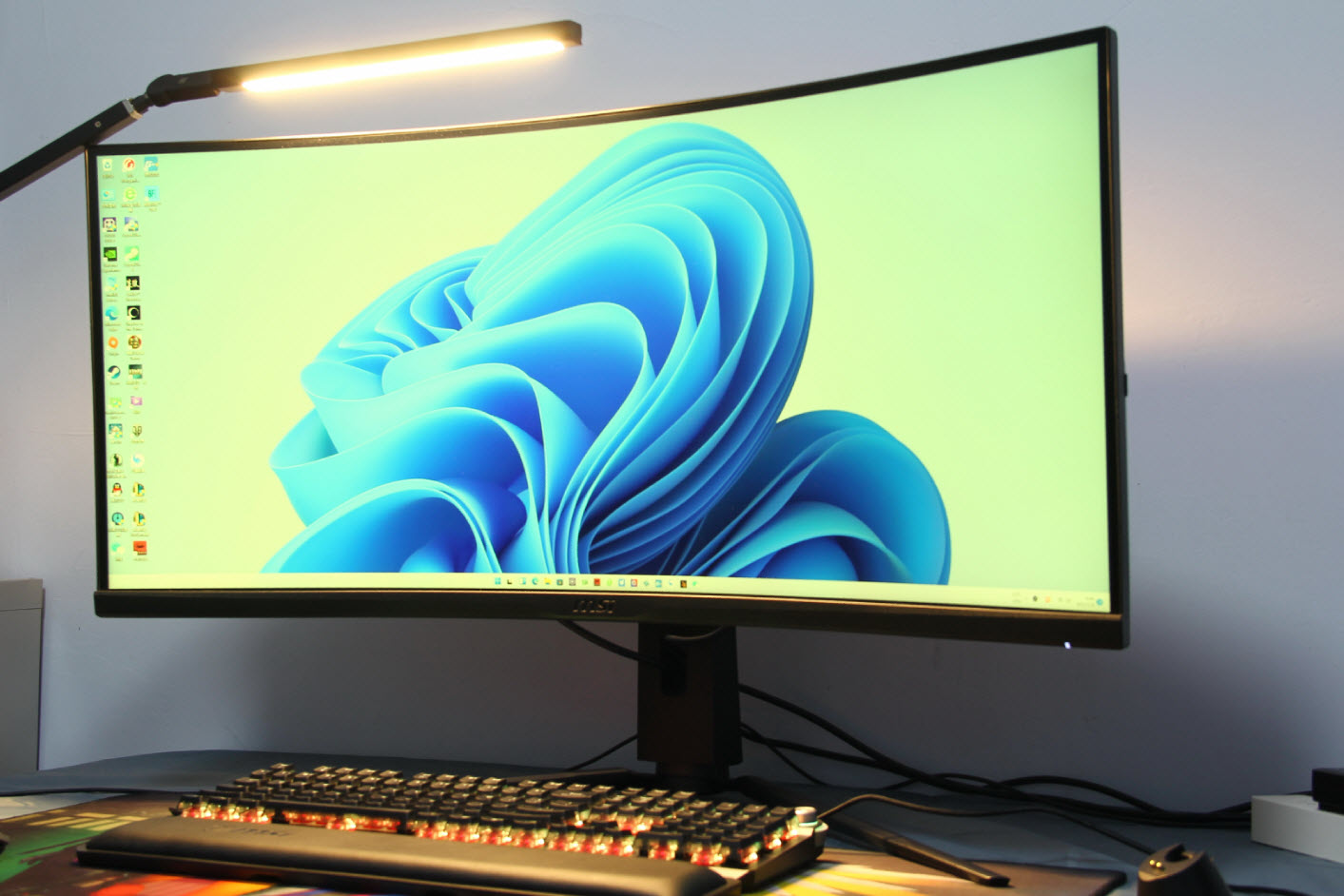 酷睿i7-12700h核显相当于什么水平,有核显的cpu需要屏蔽吗