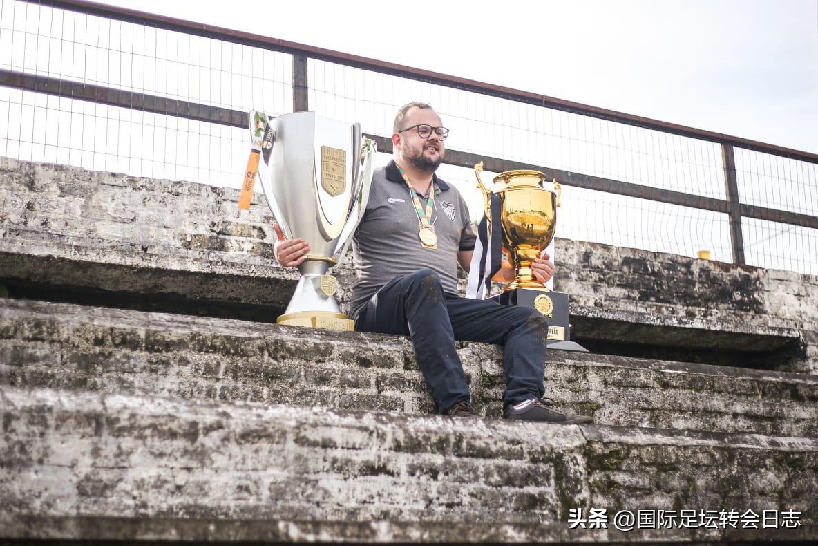 8年时间,从俱乐部球迷到主席,TiagoRech的励志足球故事