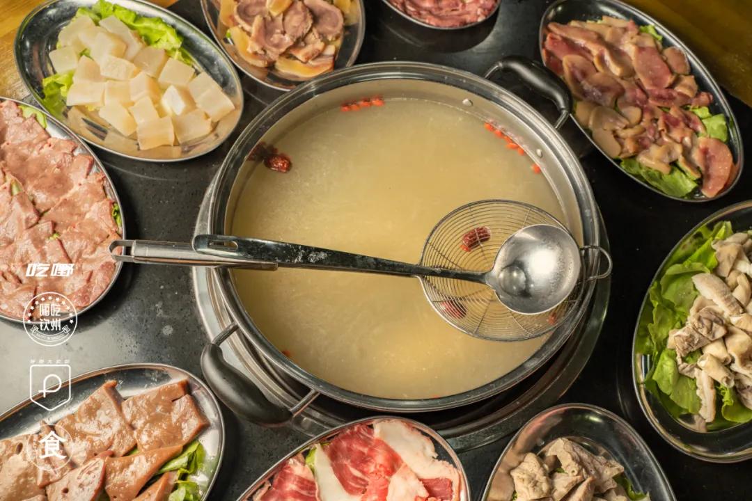 尝尝正宗的牛肉火锅,美食不可辜负首顿堂食全牛宴火锅