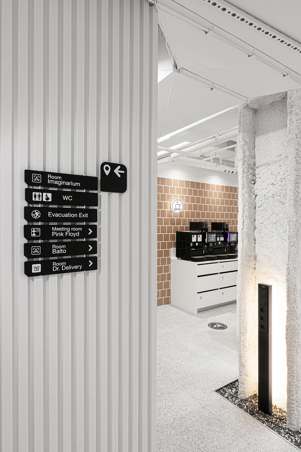 自由畅想云科技公司SQUAD基辅总部大楼设计欣赏