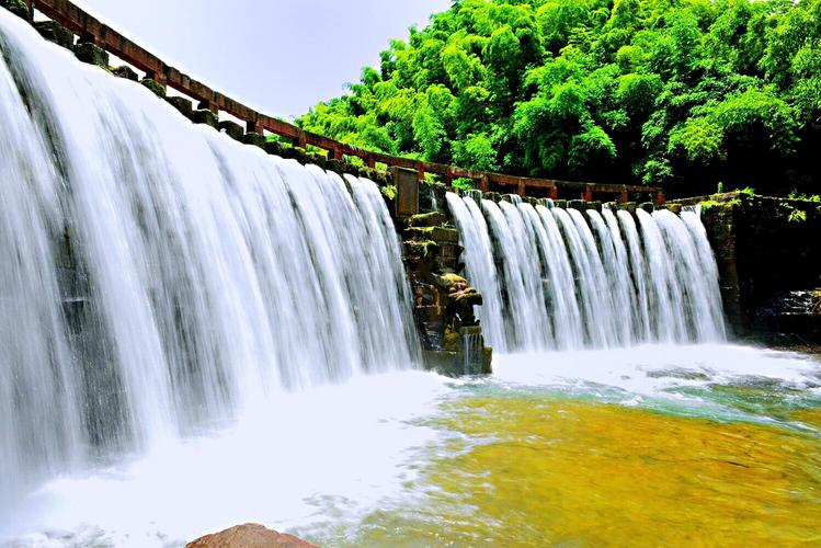 卧虎藏龙竹林拍摄地在蜀南竹海吗,卧虎藏龙取景地蜀南竹海吊威亚