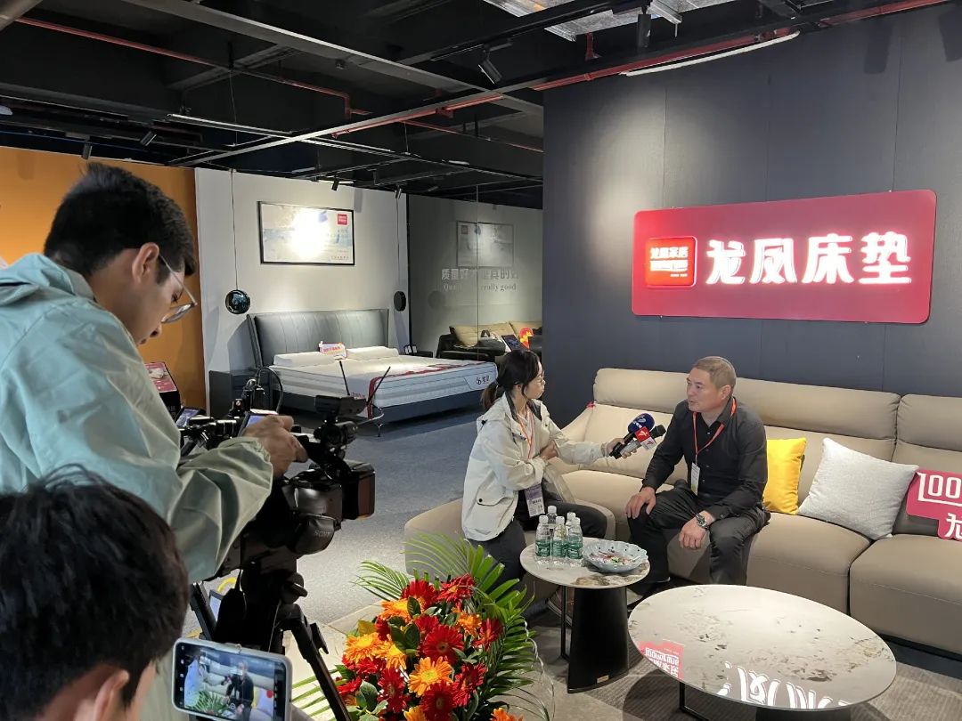 43届龙家展盛大开幕，核心圈观众云集，玛奥会场厂商成交热烈！