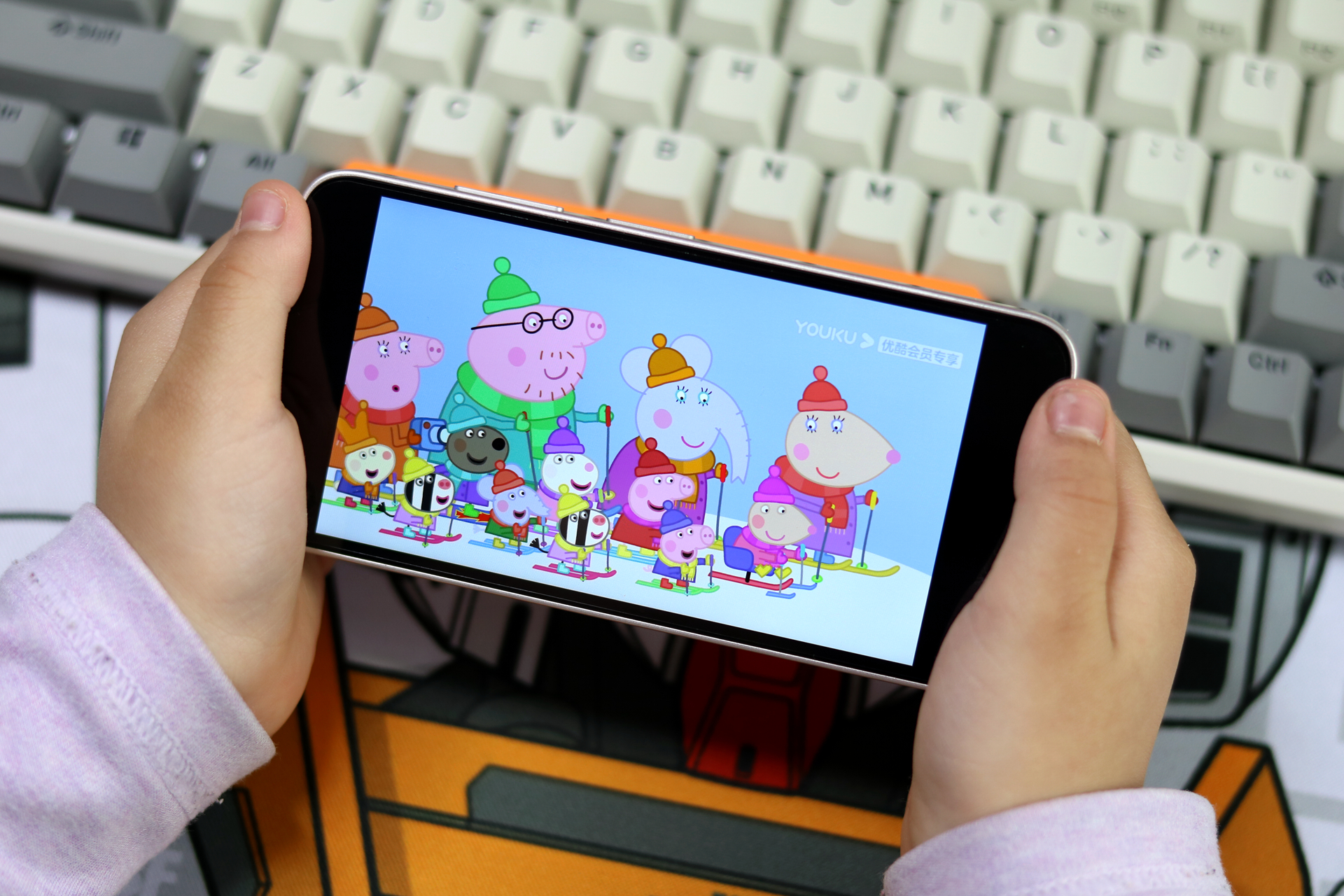 小米生态链推出防沉迷手机，iphone4S一样的手感，为学生群体打造